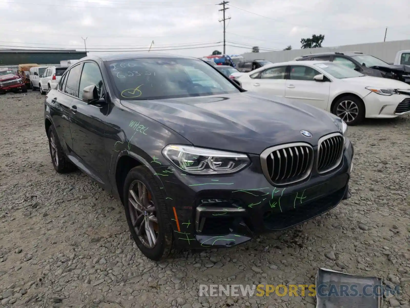 1 Photograph of a damaged car 5UX2V5C02M9E13477 BMW X4 2021