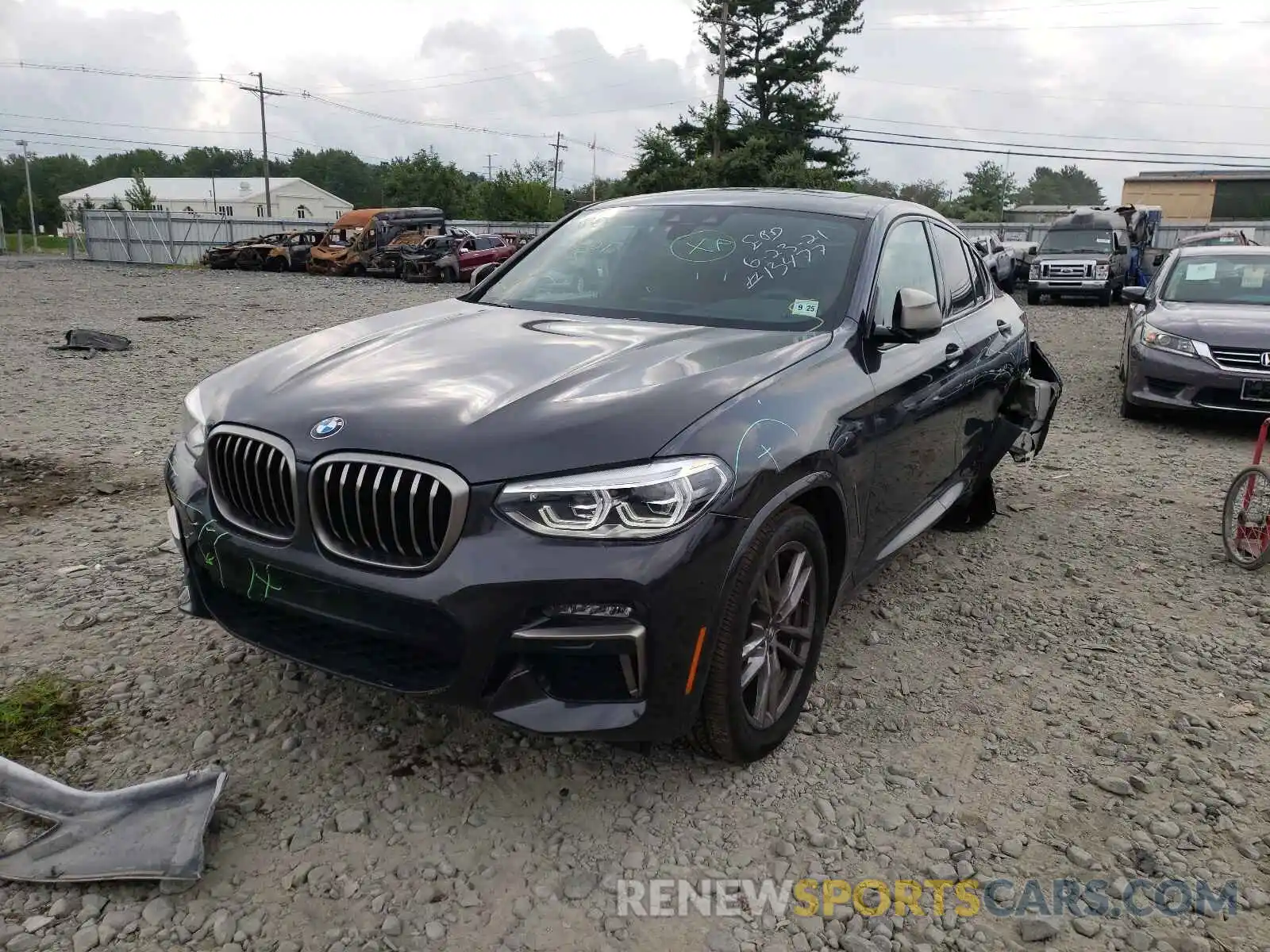 2 Photograph of a damaged car 5UX2V5C02M9E13477 BMW X4 2021