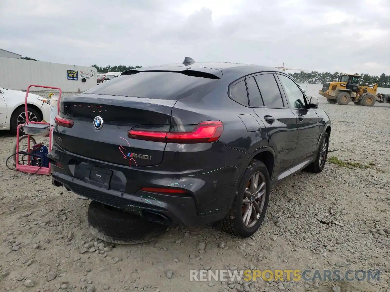 4 Photograph of a damaged car 5UX2V5C02M9E13477 BMW X4 2021