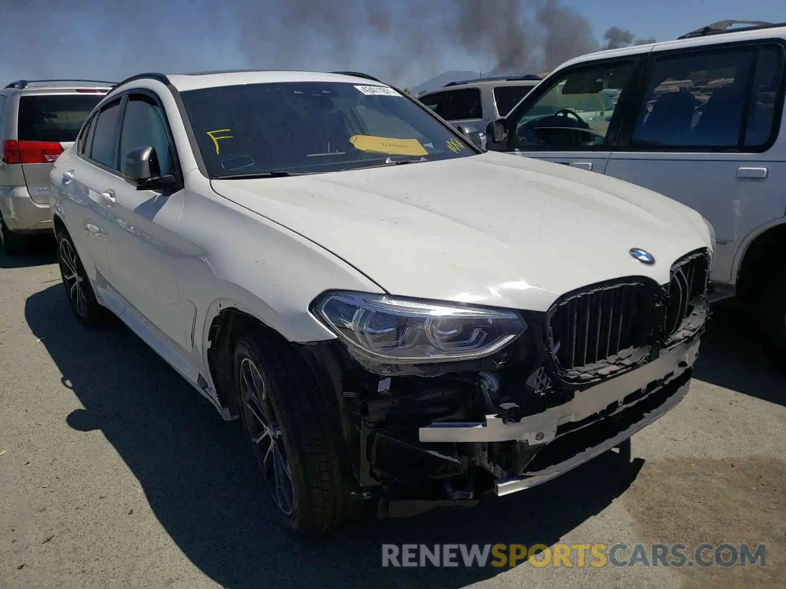 1 Photograph of a damaged car 5UX2V5C02M9E13737 BMW X4 2021