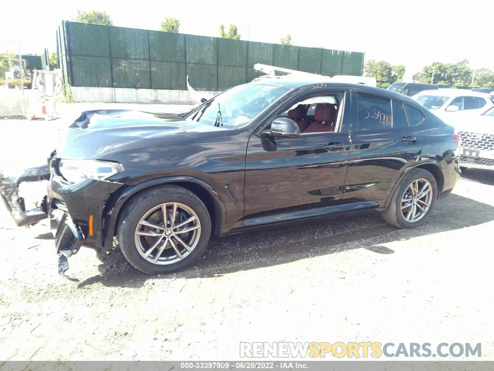 2 Photograph of a damaged car 5UX2V5C06M9D96649 BMW X4 2021