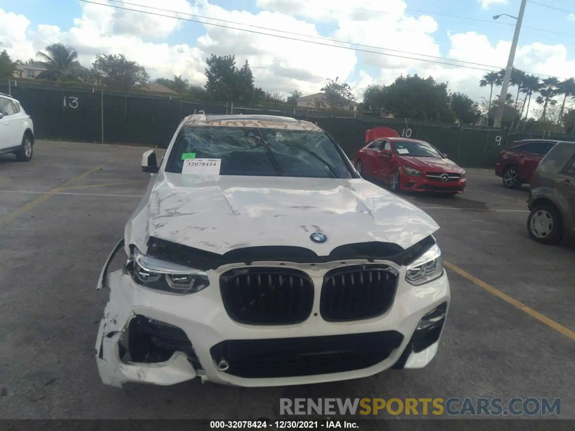 6 Photograph of a damaged car 5UX2V5C06M9H61590 BMW X4 2021