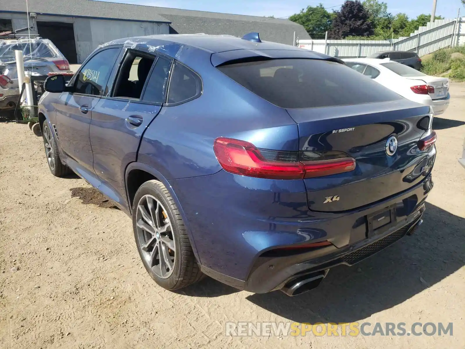 3 Photograph of a damaged car 5UX2V5C08M9E06999 BMW X4 2021