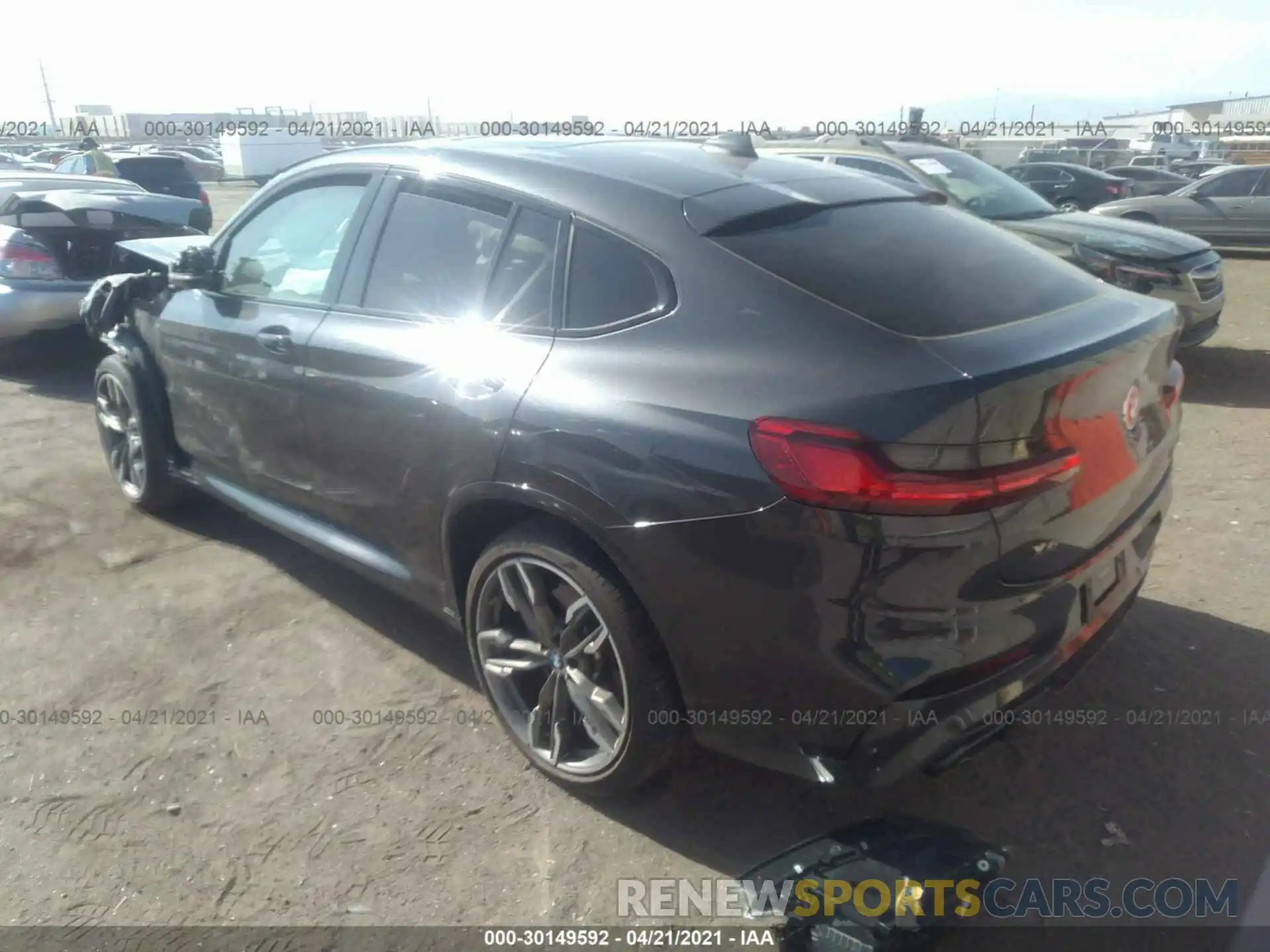 3 Photograph of a damaged car 5UX2V5C09M9E16263 BMW X4 2021