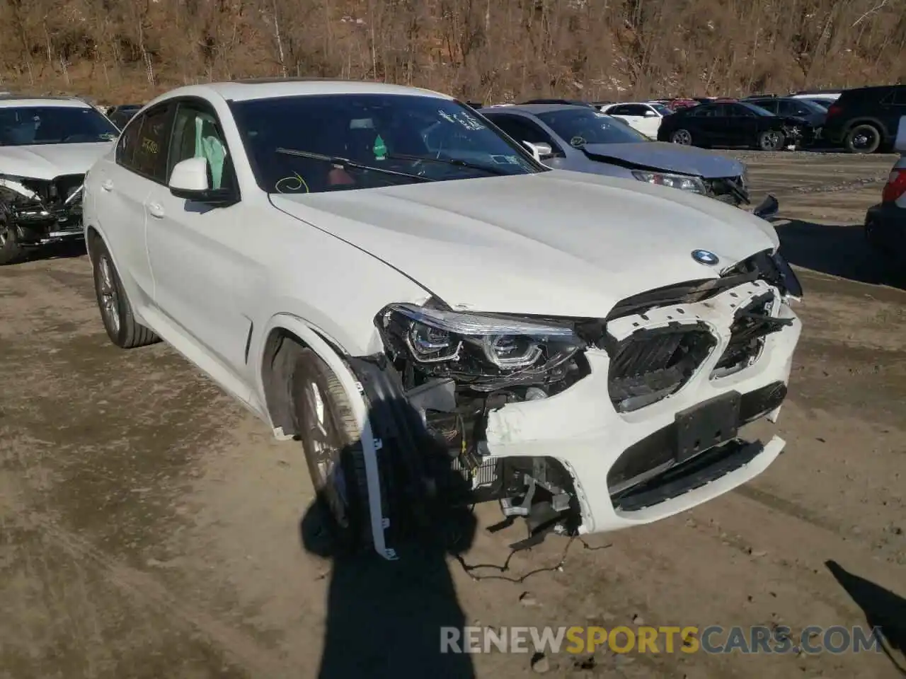 1 Photograph of a damaged car 5UX2V5C09M9E20149 BMW X4 2021