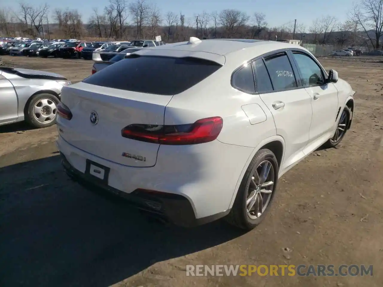 4 Photograph of a damaged car 5UX2V5C09M9E20149 BMW X4 2021