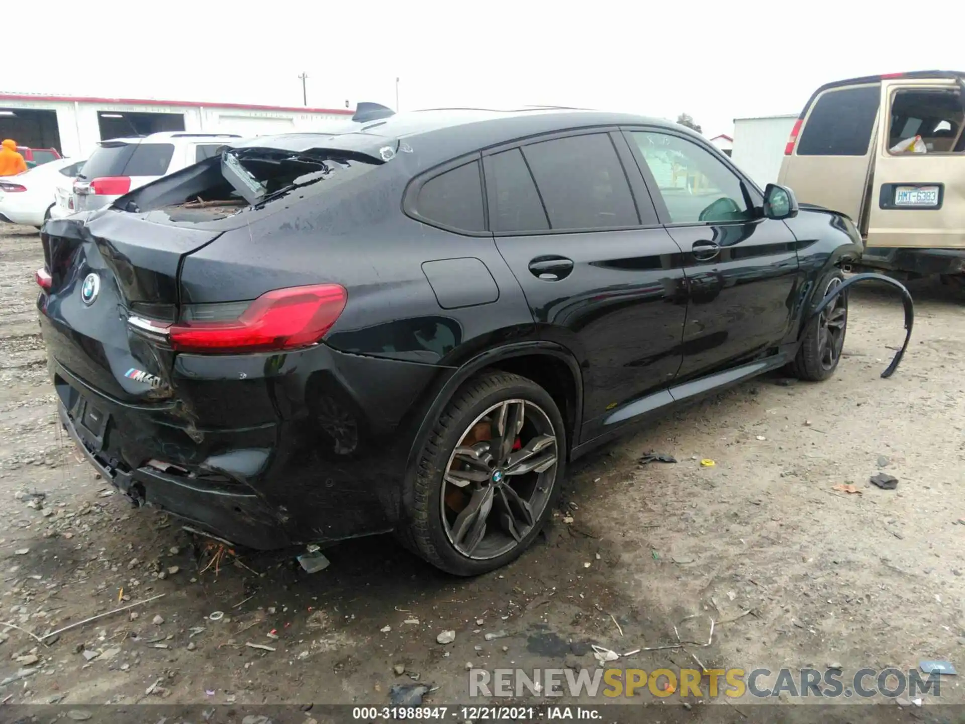 4 Photograph of a damaged car 5UX2V5C09M9E54673 BMW X4 2021