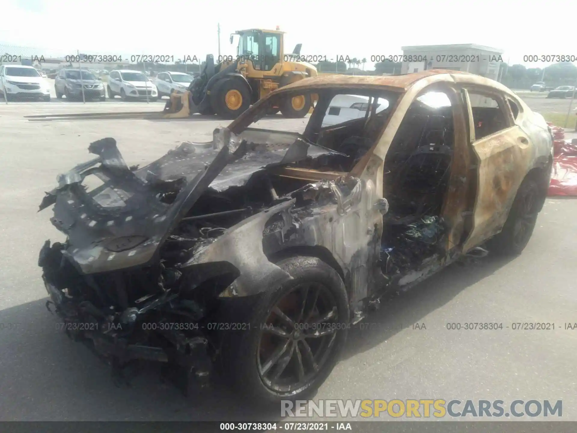 2 Photograph of a damaged car 5UX2V5C09M9F07050 BMW X4 2021