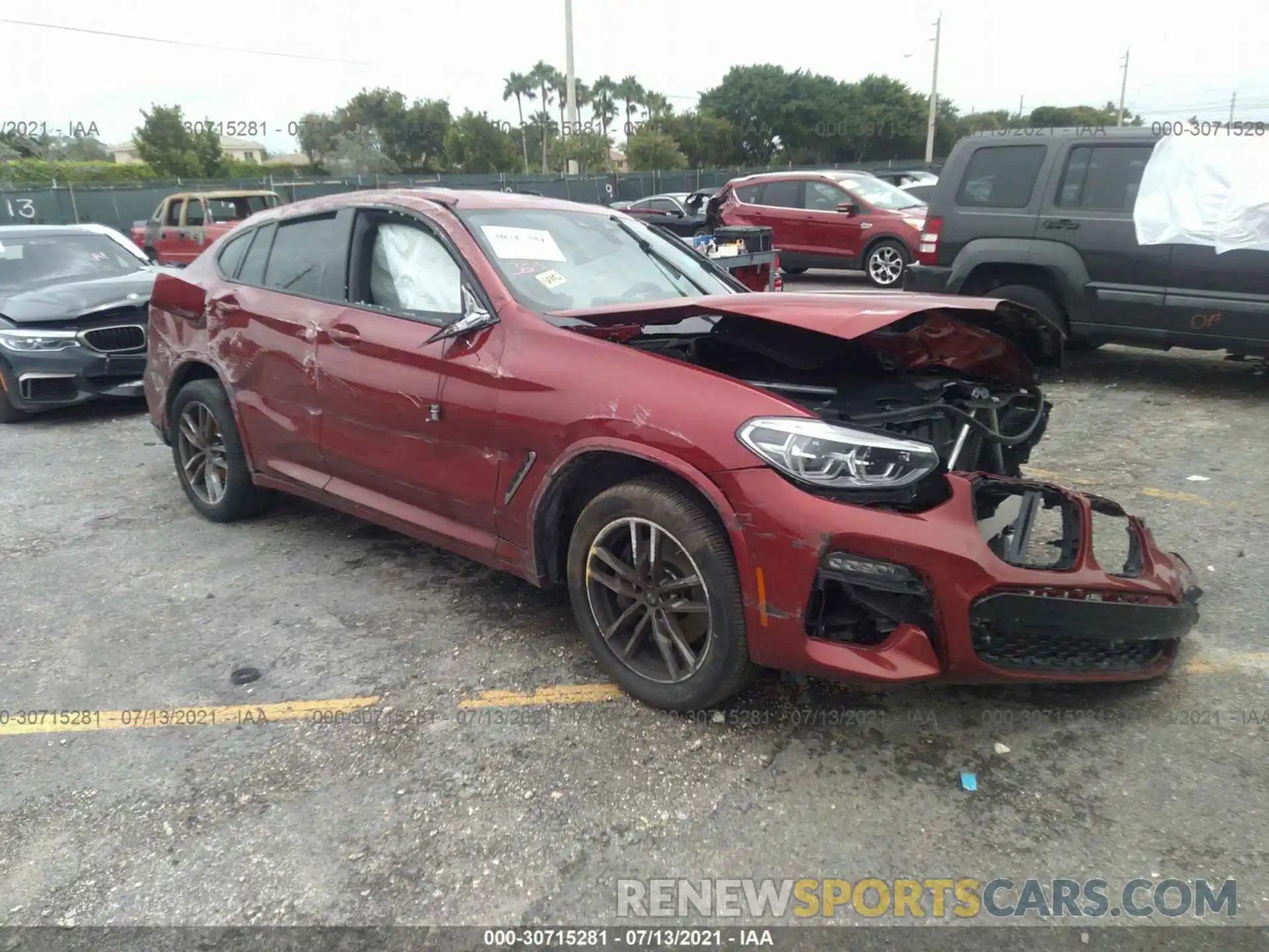 1 Photograph of a damaged car 5UX2V5C0XM9E58733 BMW X4 2021