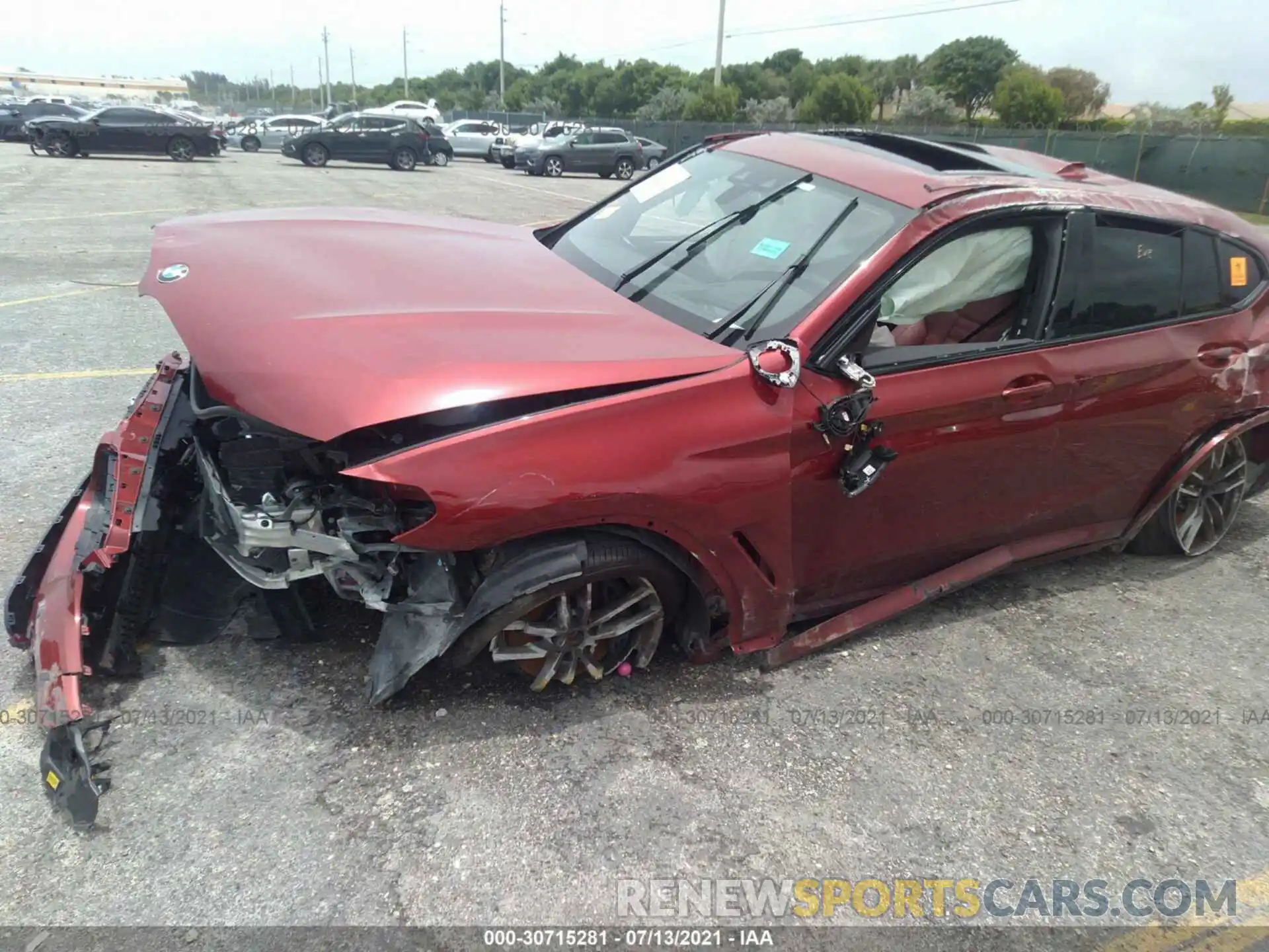 6 Photograph of a damaged car 5UX2V5C0XM9E58733 BMW X4 2021