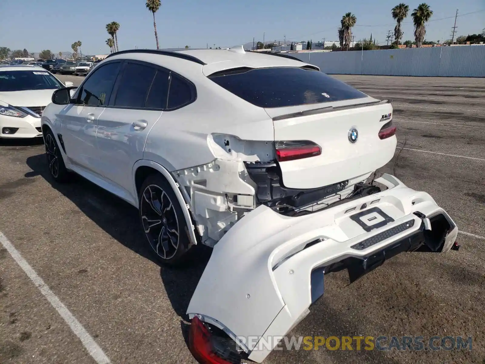 3 Photograph of a damaged car 5YMUJ0C01M9F33979 BMW X4 2021