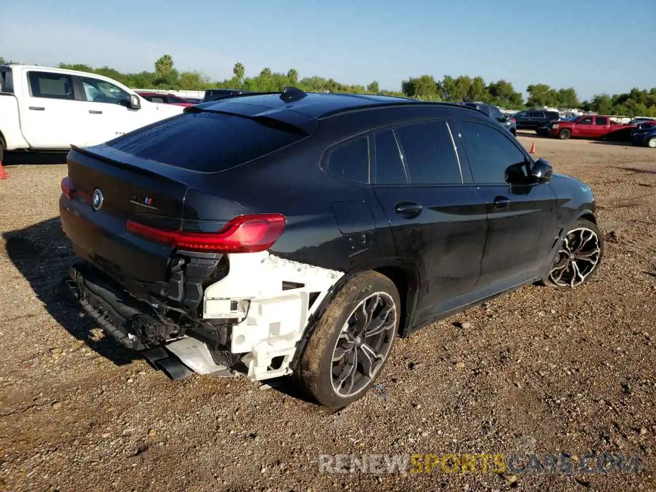 4 Photograph of a damaged car 5YMUJ0C02M9G38353 BMW X4 2021