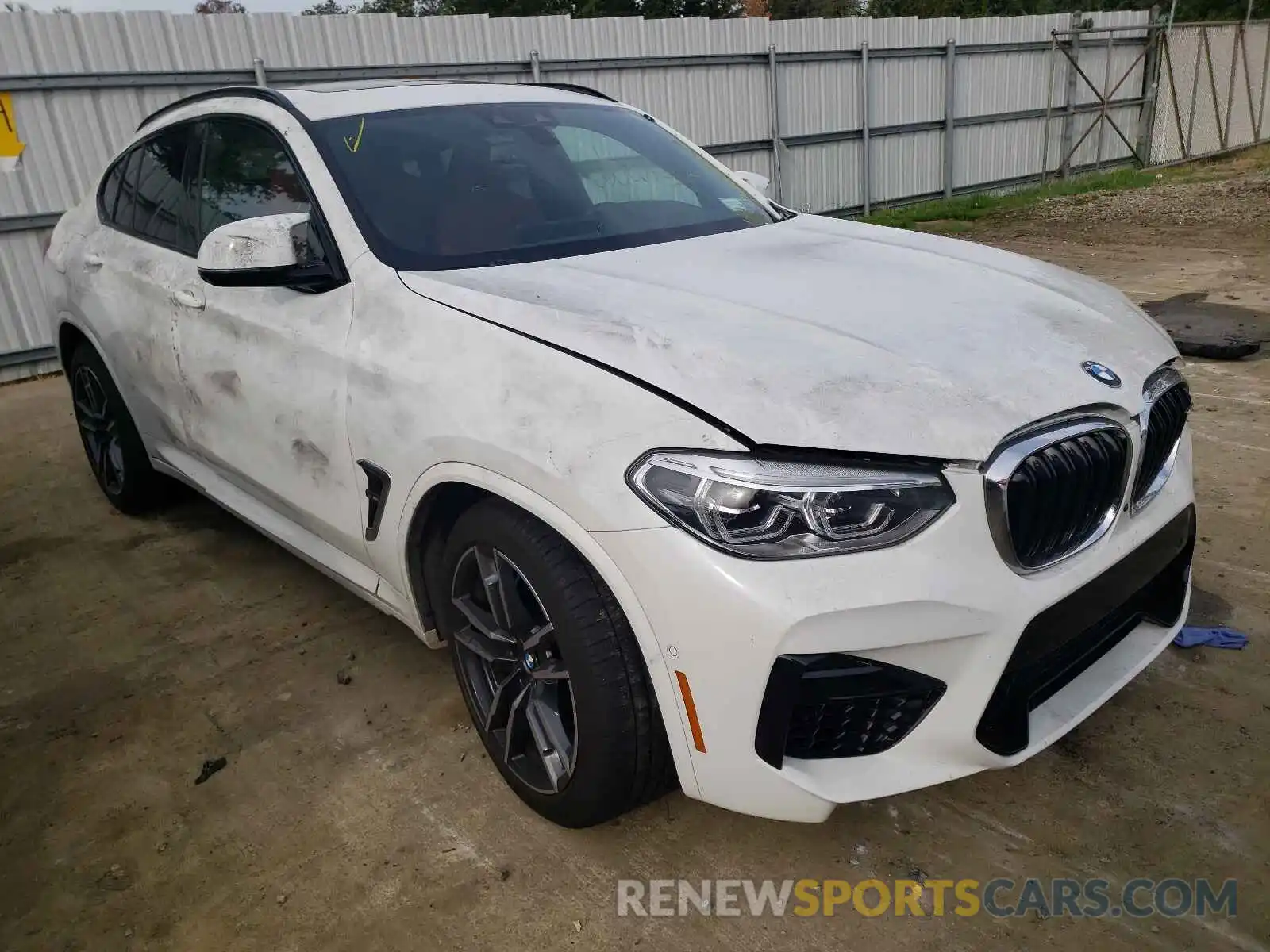 1 Photograph of a damaged car 5YMUJ0C03M9F21574 BMW X4 2021