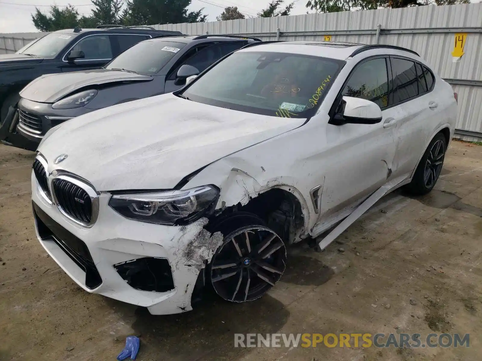 2 Photograph of a damaged car 5YMUJ0C03M9F21574 BMW X4 2021