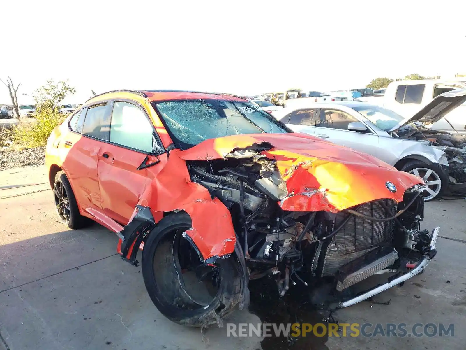 1 Photograph of a damaged car 5YMUJ0C03M9F91107 BMW X4 2021