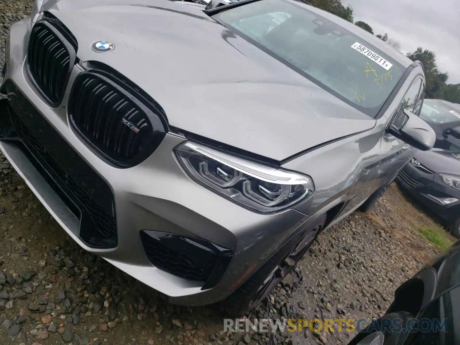 2 Photograph of a damaged car 5YMUJ0C07M9F33775 BMW X4 2021