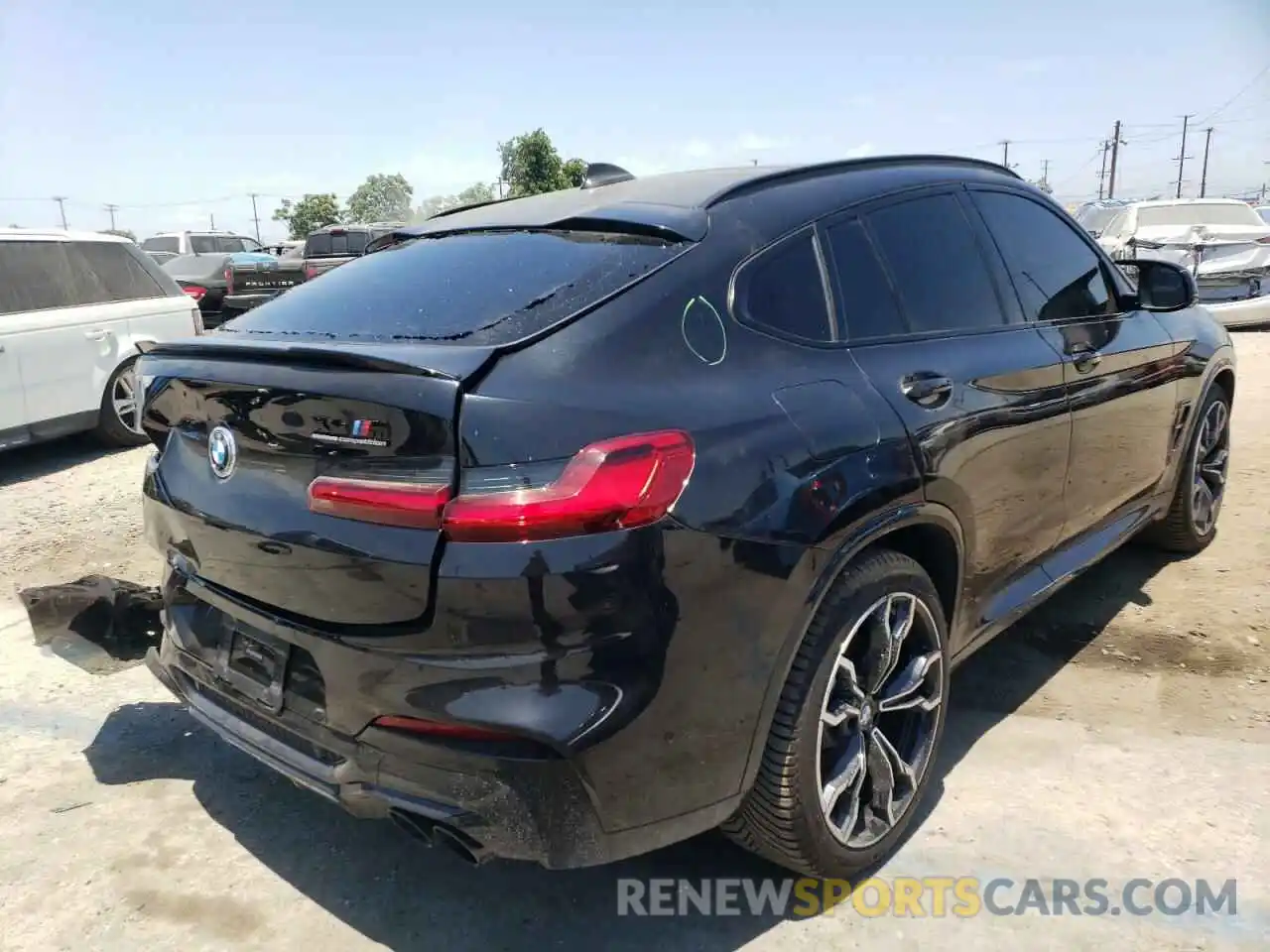 4 Photograph of a damaged car 5YMUJ0C08M9E94582 BMW X4 2021