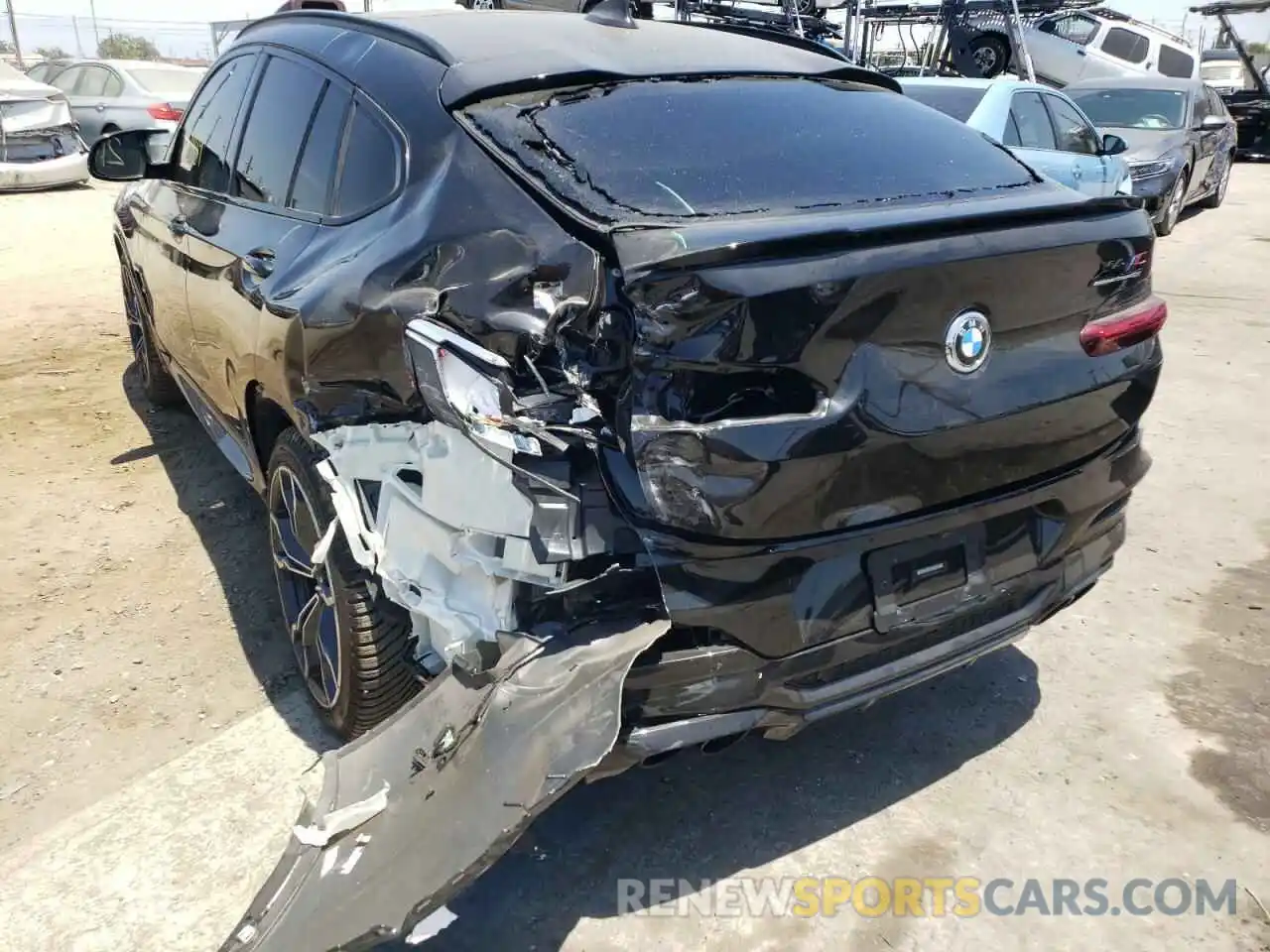 9 Photograph of a damaged car 5YMUJ0C08M9E94582 BMW X4 2021