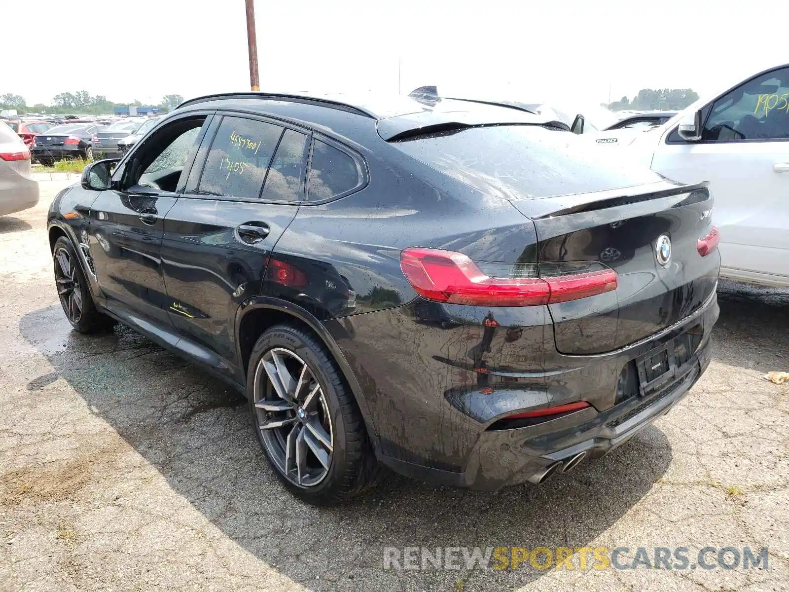 3 Photograph of a damaged car 5YMUJ0C08M9F37088 BMW X4 2021