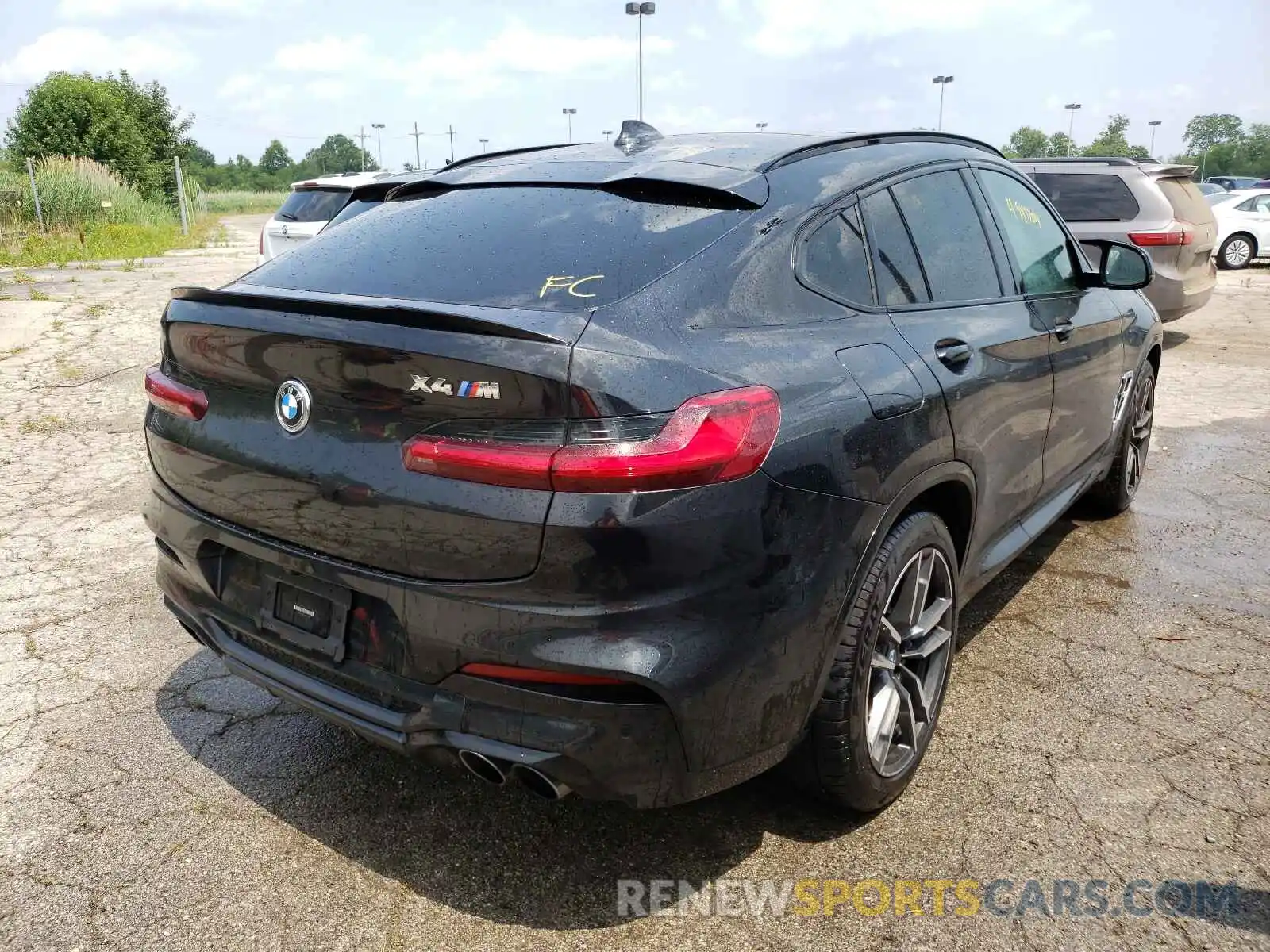 4 Photograph of a damaged car 5YMUJ0C08M9F37088 BMW X4 2021