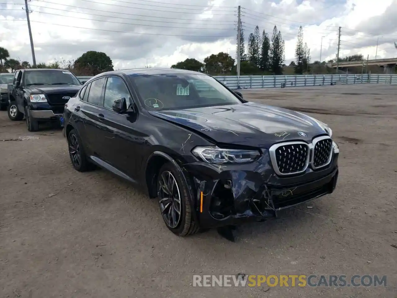 1 Photograph of a damaged car 5UX33DT00N9K32798 BMW X4 2022