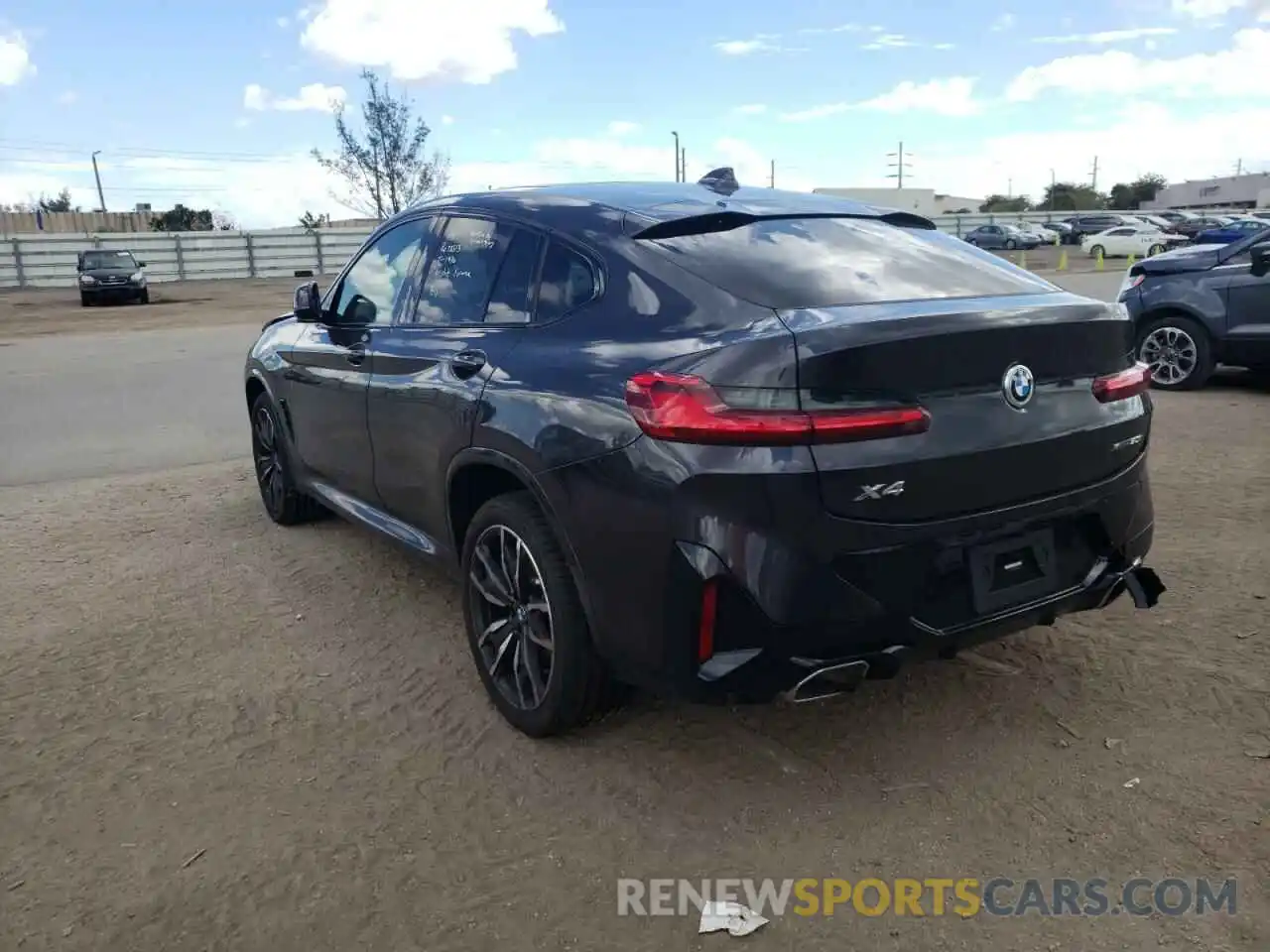 3 Photograph of a damaged car 5UX33DT00N9K32798 BMW X4 2022