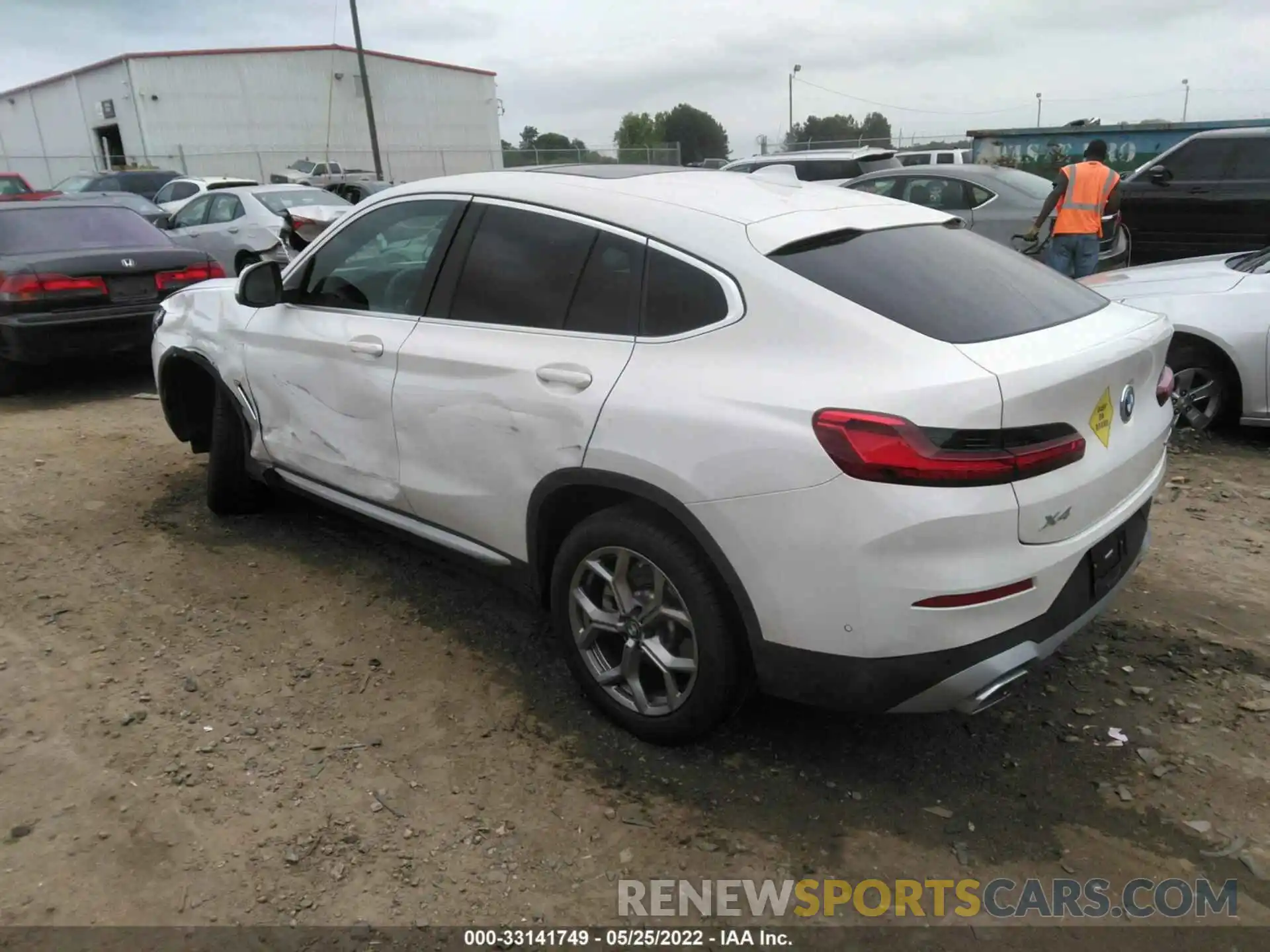 3 Photograph of a damaged car 5UX33DT00N9K71438 BMW X4 2022