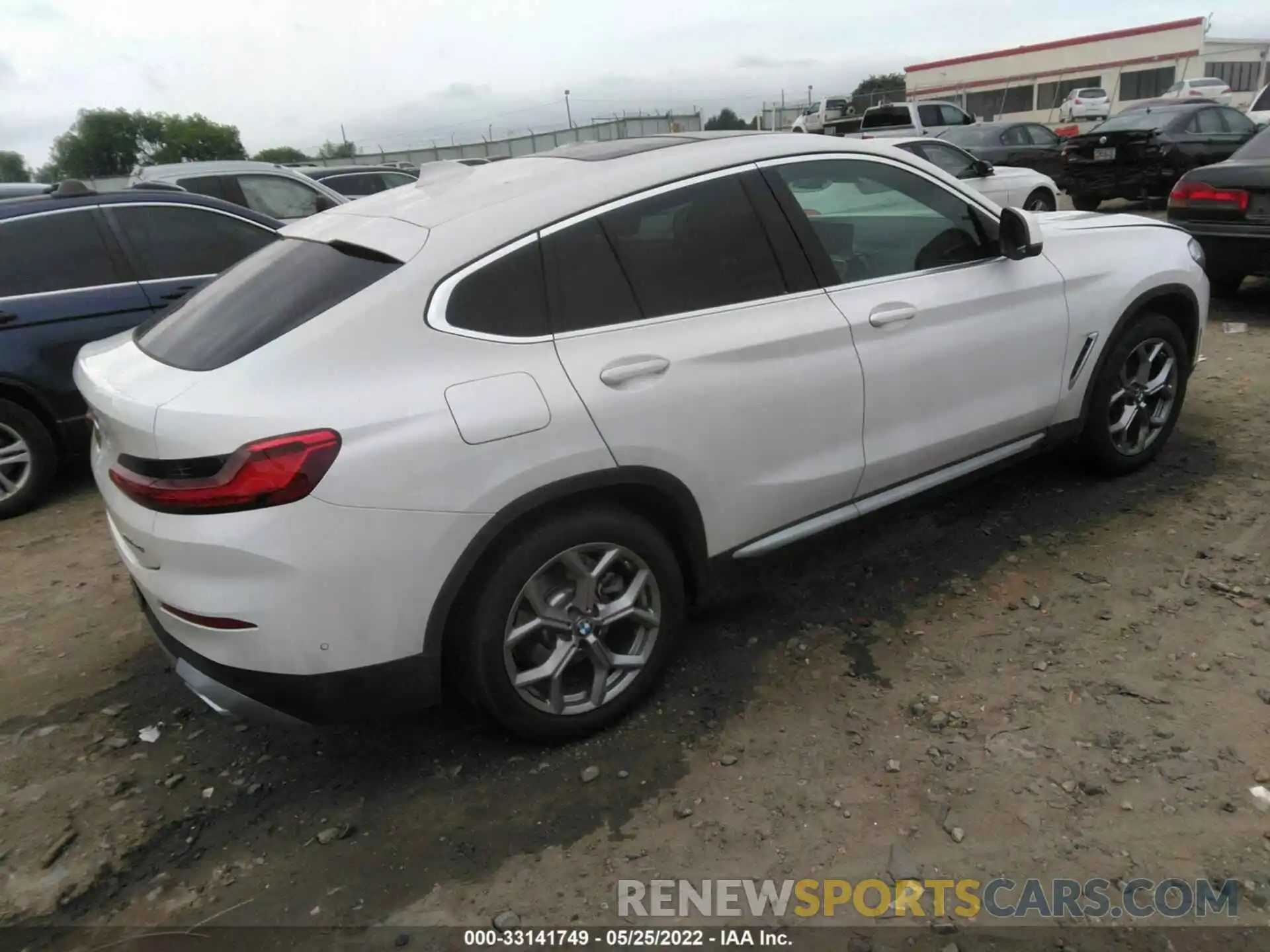 4 Photograph of a damaged car 5UX33DT00N9K71438 BMW X4 2022