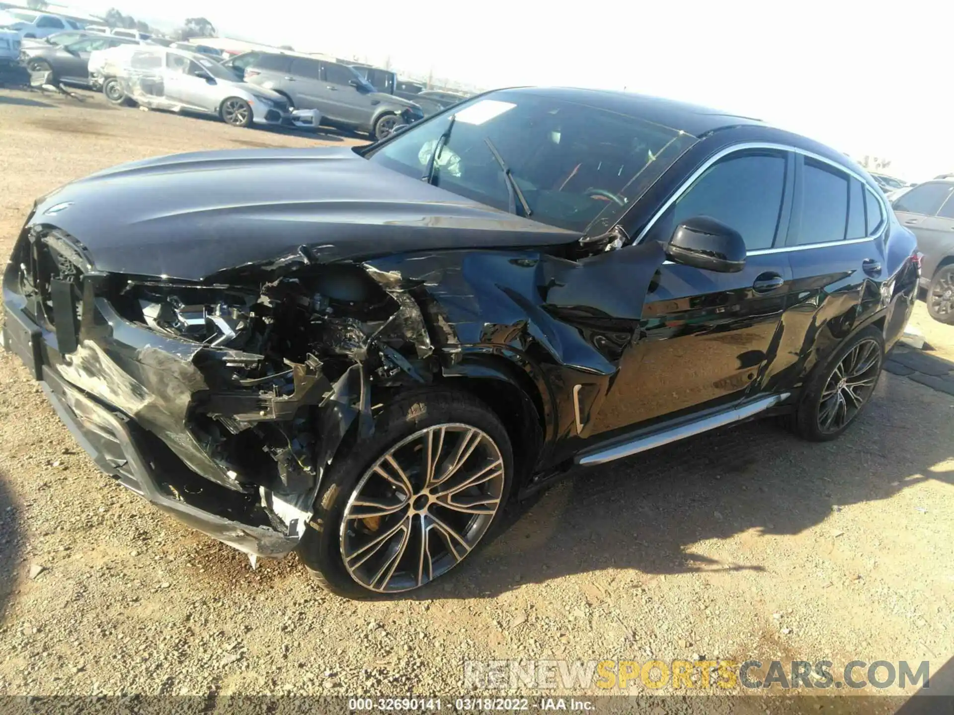 2 Photograph of a damaged car 5UX33DT02N9K26369 BMW X4 2022