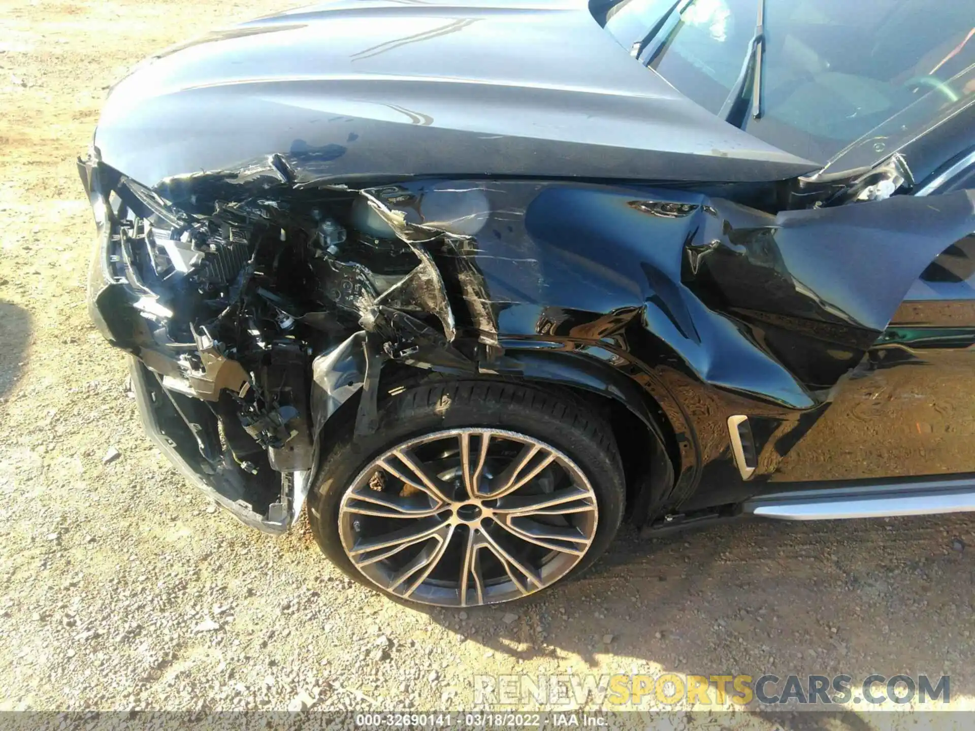 6 Photograph of a damaged car 5UX33DT02N9K26369 BMW X4 2022