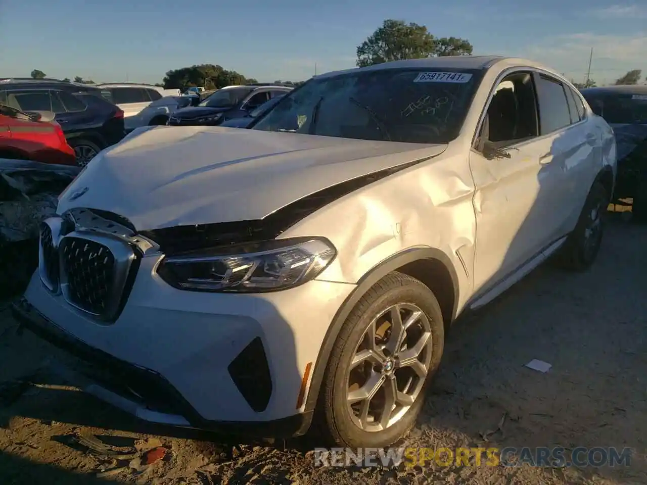 2 Photograph of a damaged car 5UX33DT03N9H43540 BMW X4 2022