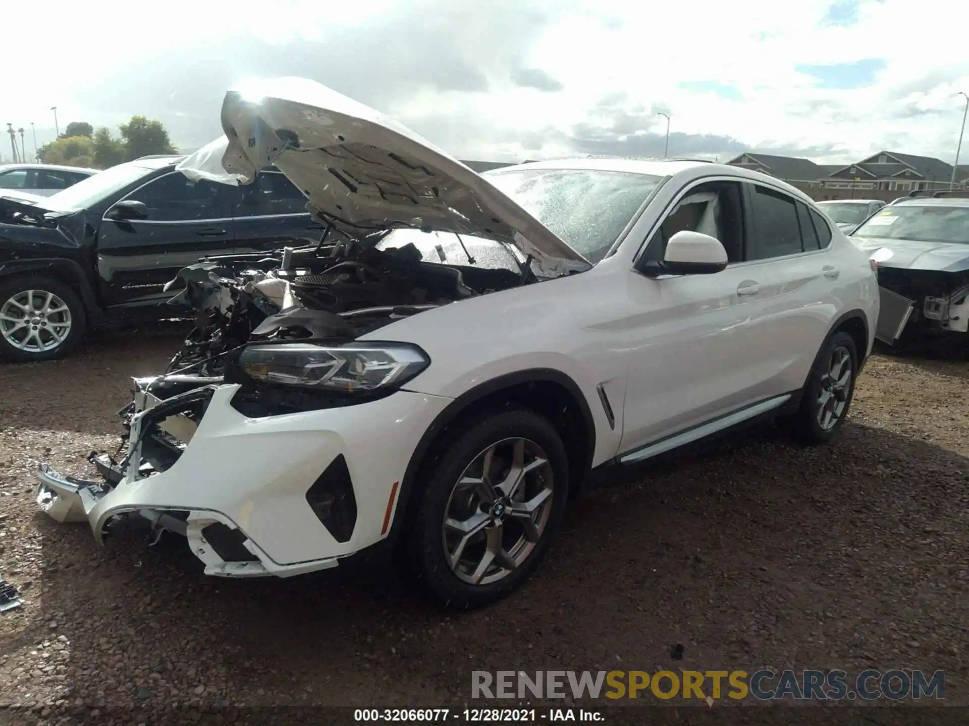 2 Photograph of a damaged car 5UX33DT03N9J62018 BMW X4 2022