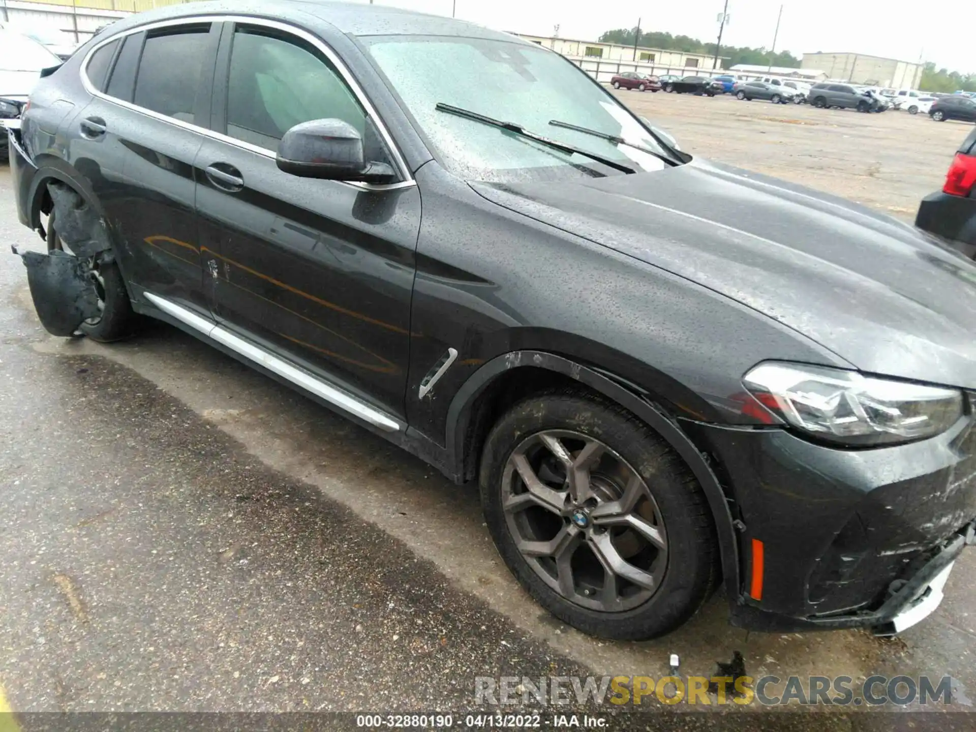 1 Photograph of a damaged car 5UX33DT04N9K08066 BMW X4 2022