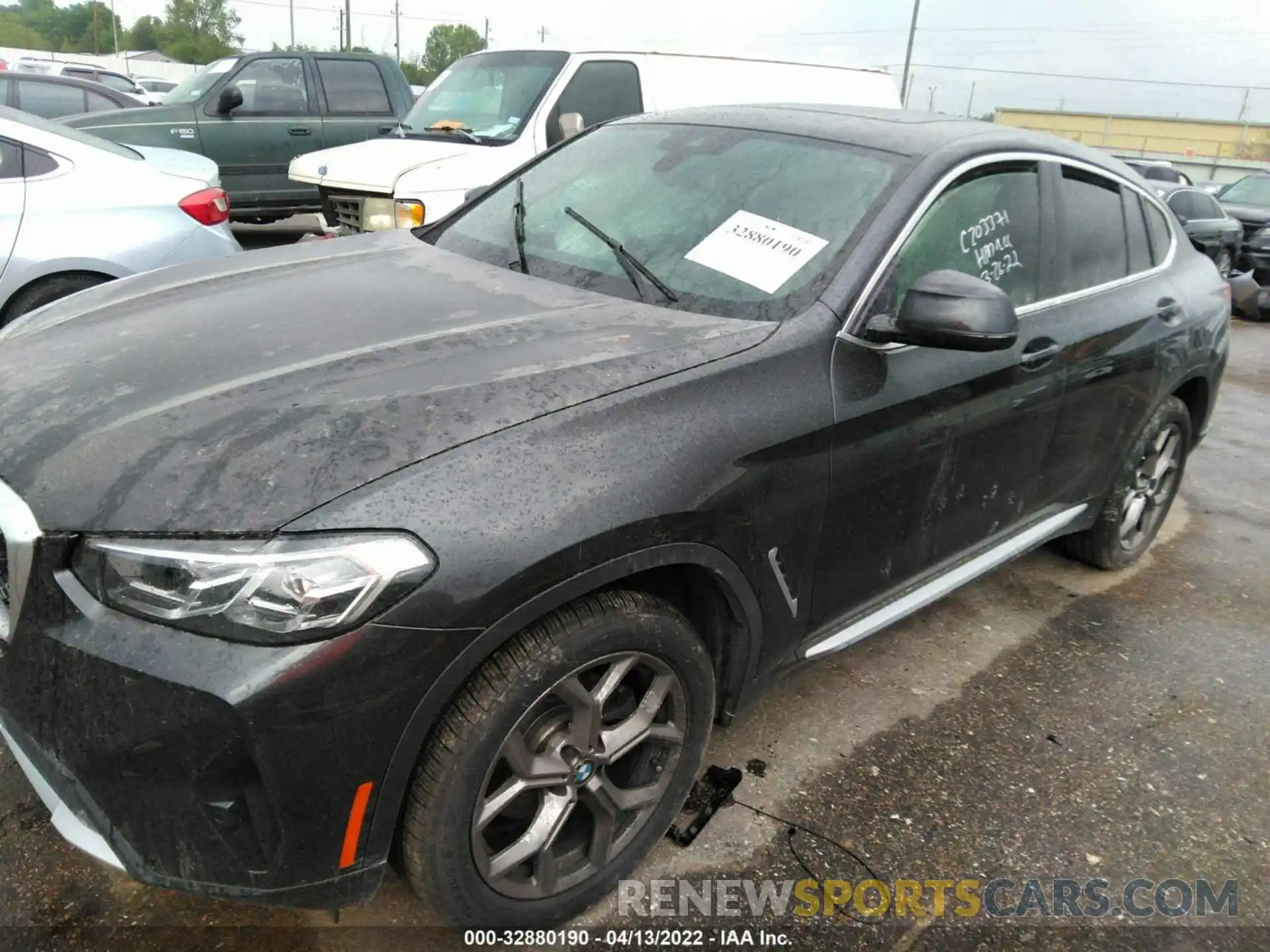 2 Photograph of a damaged car 5UX33DT04N9K08066 BMW X4 2022