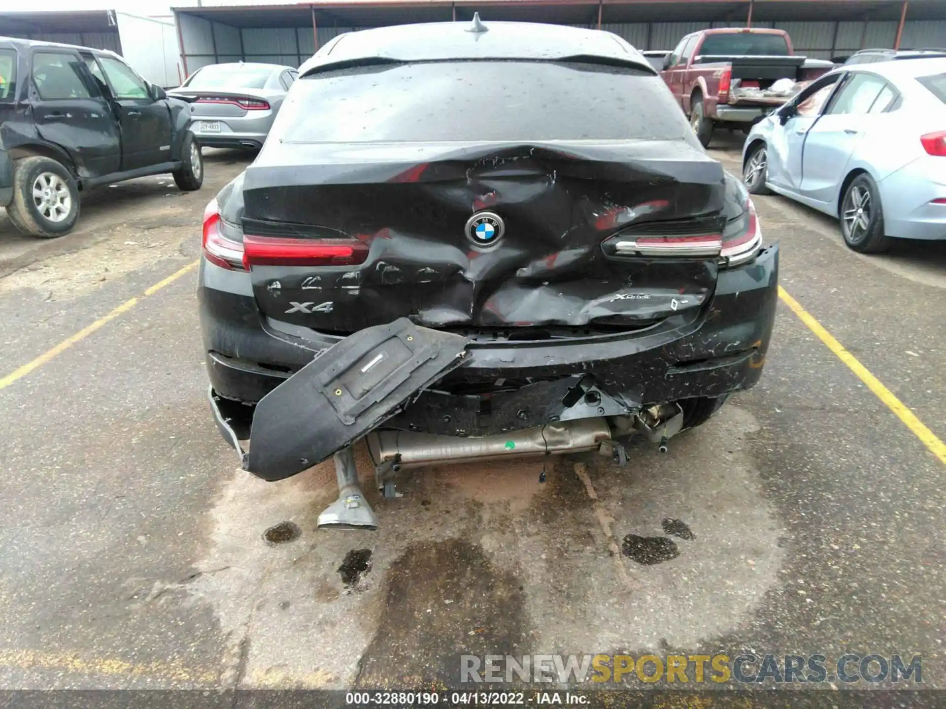 6 Photograph of a damaged car 5UX33DT04N9K08066 BMW X4 2022