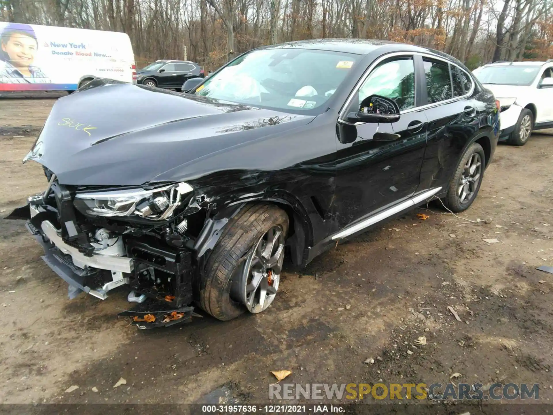 2 Photograph of a damaged car 5UX33DT05N9K12031 BMW X4 2022