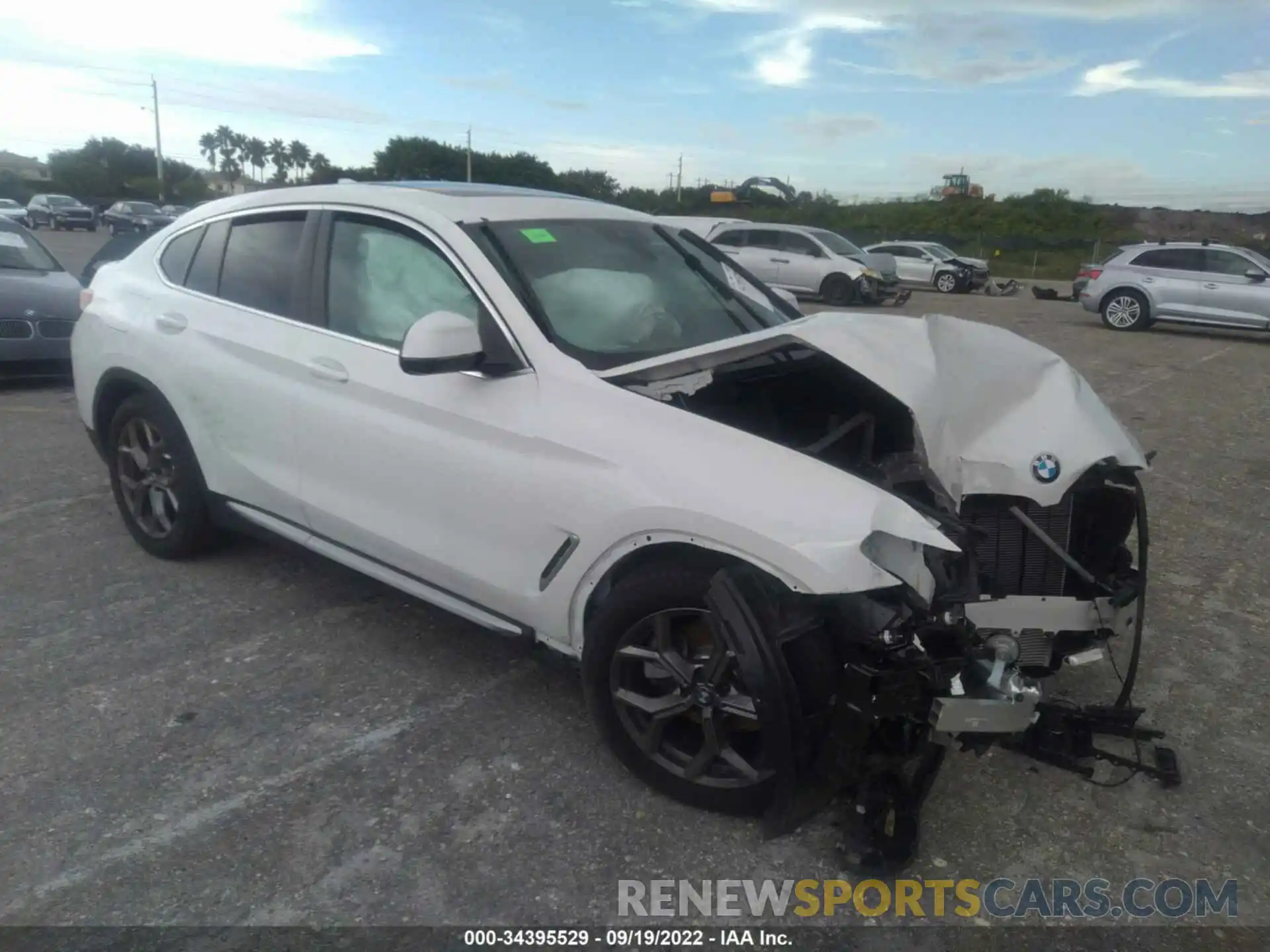 1 Photograph of a damaged car 5UX33DT05N9K23644 BMW X4 2022