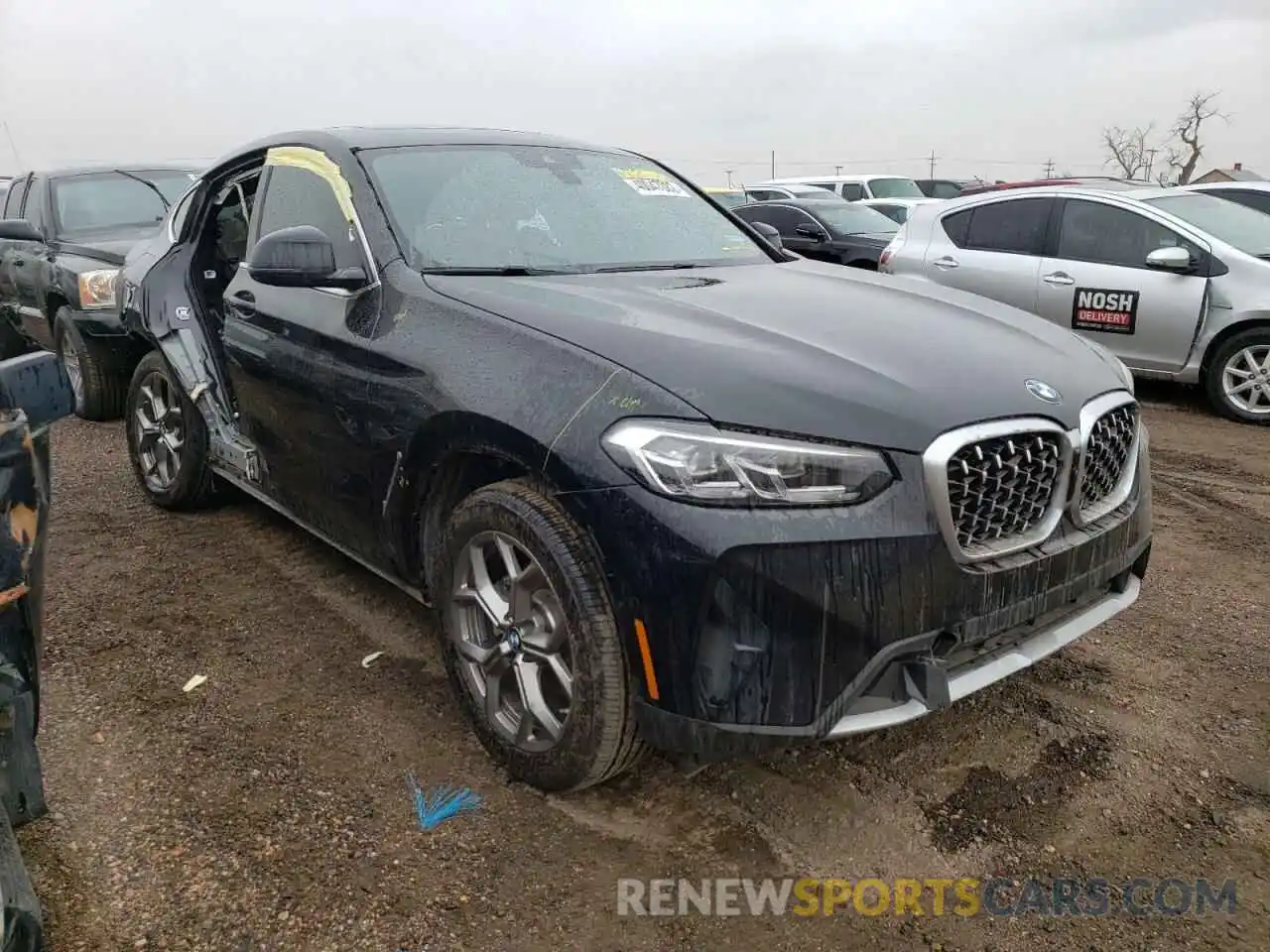 1 Photograph of a damaged car 5UX33DT05N9K26446 BMW X4 2022