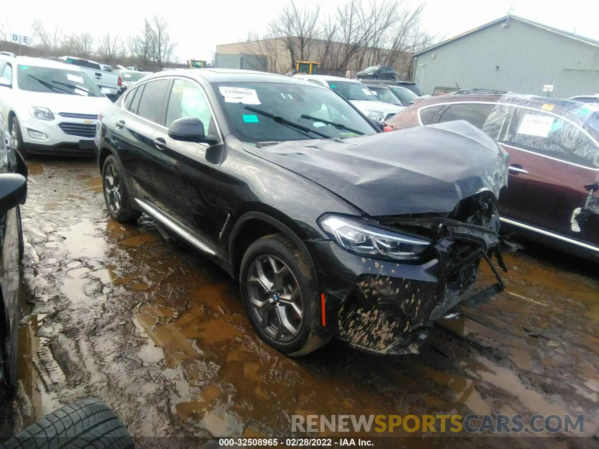 1 Photograph of a damaged car 5UX33DT05N9K46308 BMW X4 2022