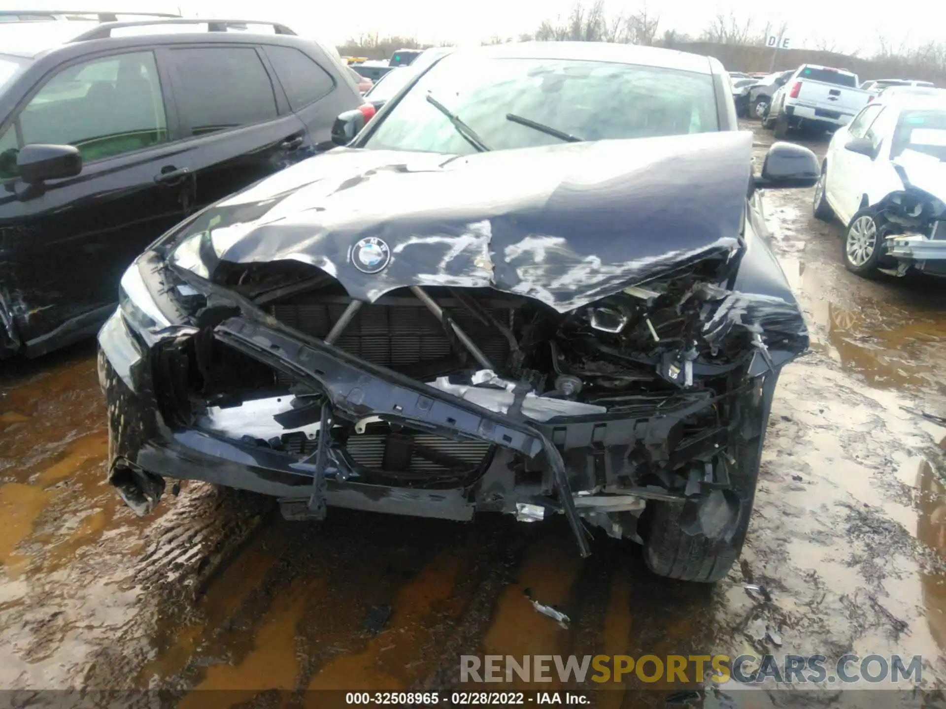 6 Photograph of a damaged car 5UX33DT05N9K46308 BMW X4 2022