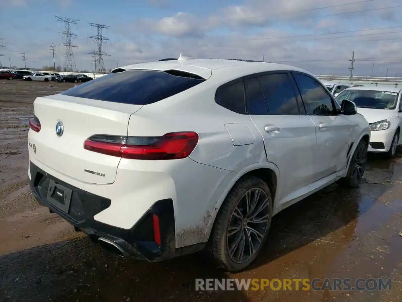 4 Photograph of a damaged car 5UX33DT05N9K72228 BMW X4 2022