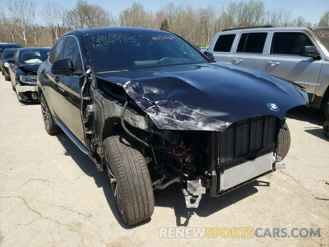 1 Photograph of a damaged car 5UX33DT06N9K23832 BMW X4 2022