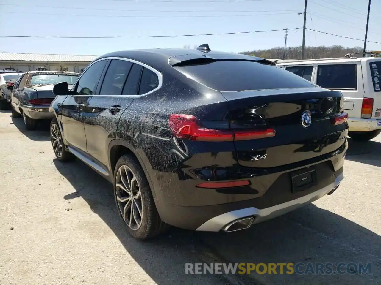 3 Photograph of a damaged car 5UX33DT06N9K23832 BMW X4 2022