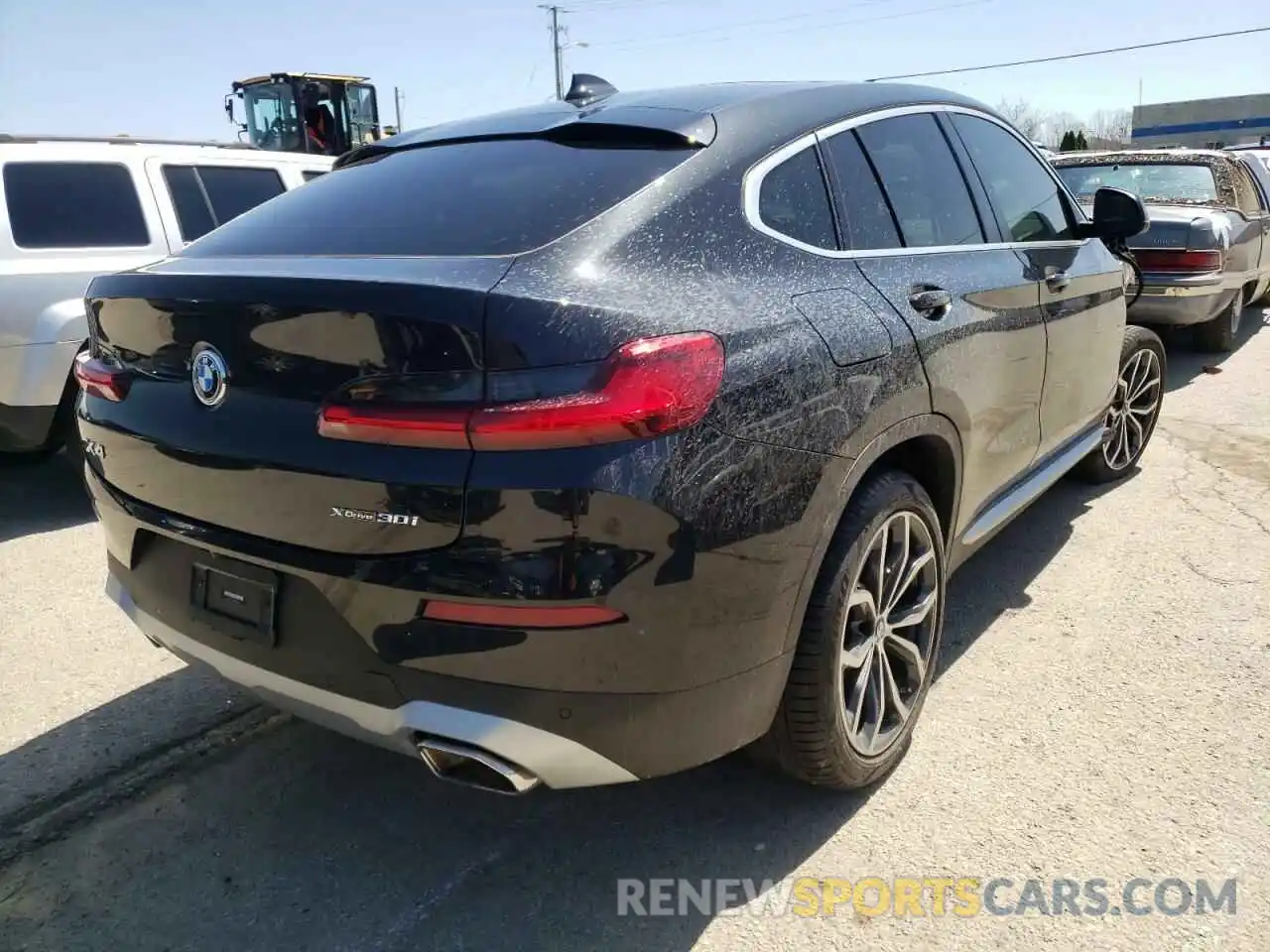 4 Photograph of a damaged car 5UX33DT06N9K23832 BMW X4 2022