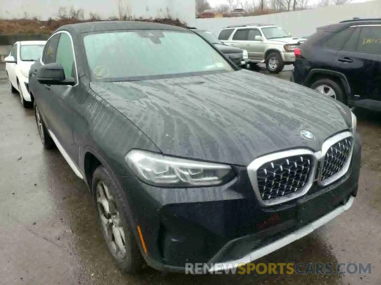 1 Photograph of a damaged car 5UX33DT08N9L21891 BMW X4 2022