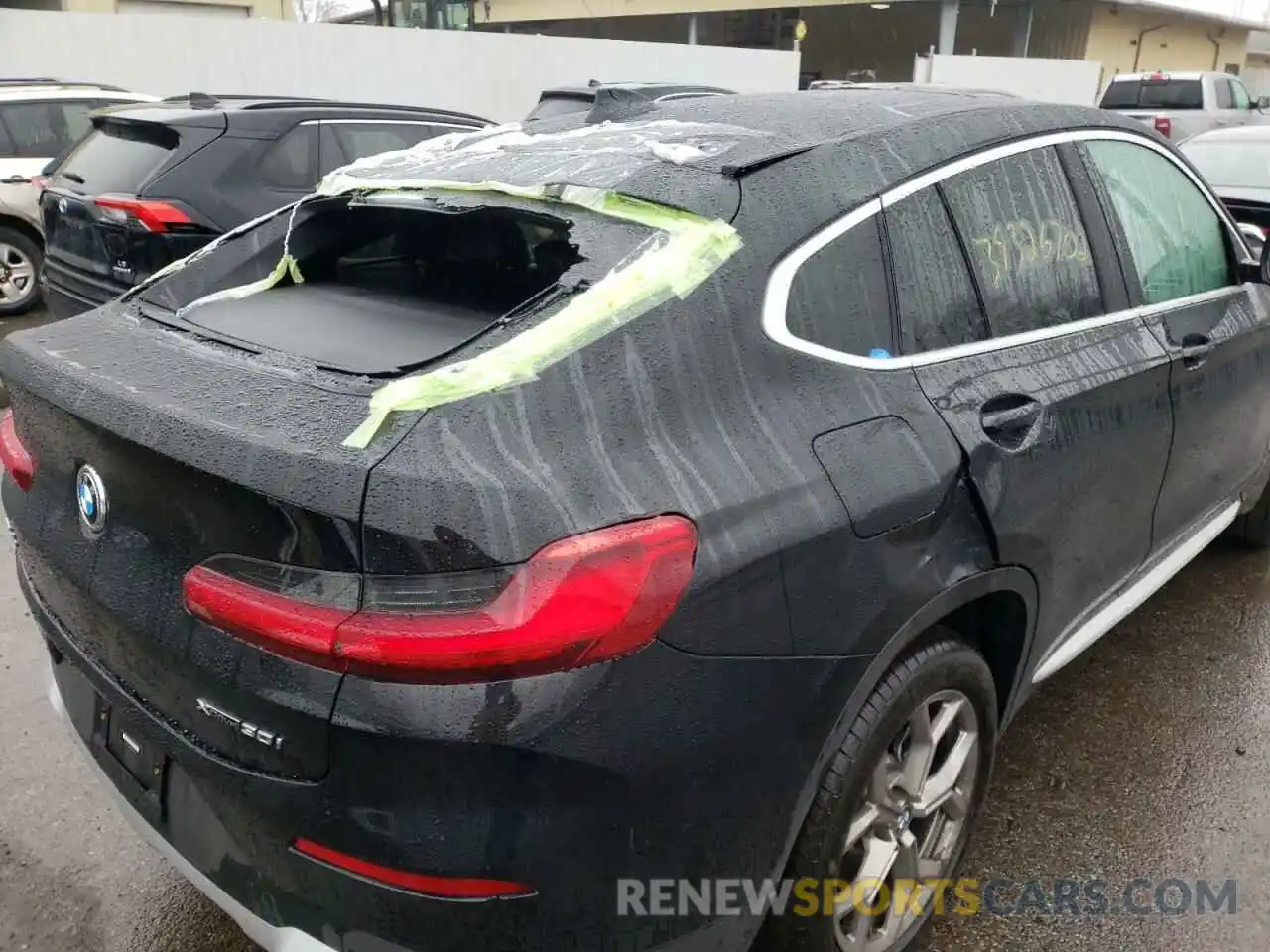 9 Photograph of a damaged car 5UX33DT08N9L21891 BMW X4 2022