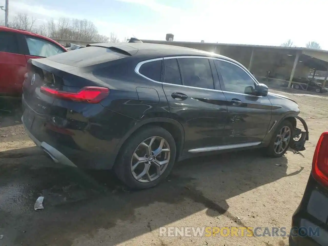 3 Photograph of a damaged car 5UX33DT0XN9K46076 BMW X4 2022