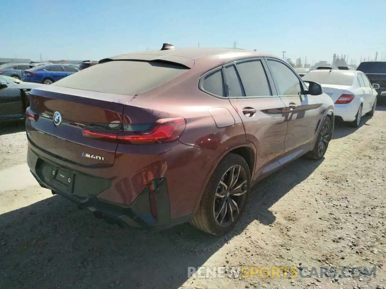 4 Photograph of a damaged car 5UX43DT03N9J60354 BMW X4 2022