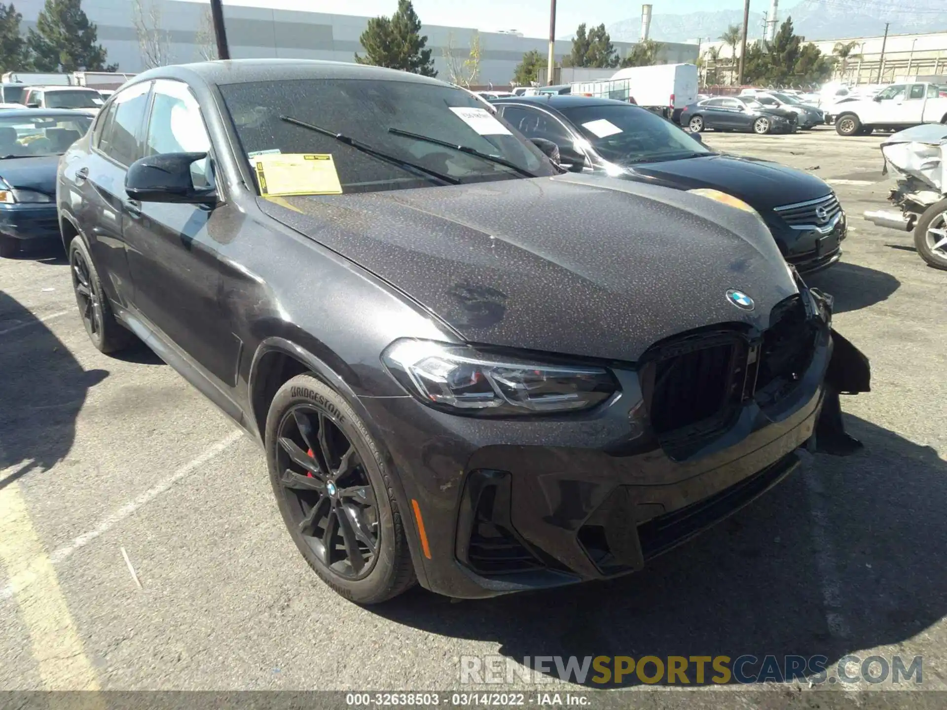 1 Photograph of a damaged car 5UX43DT08N9K07006 BMW X4 2022