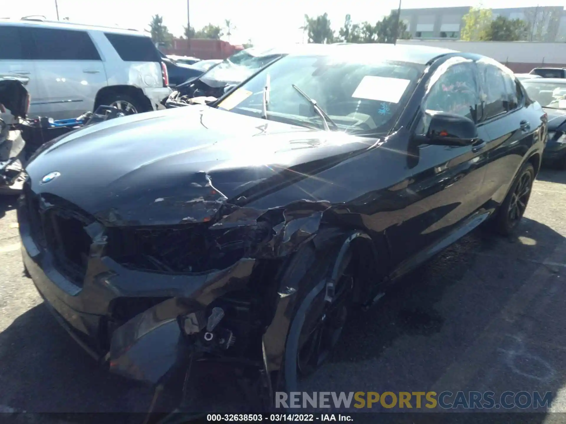 2 Photograph of a damaged car 5UX43DT08N9K07006 BMW X4 2022